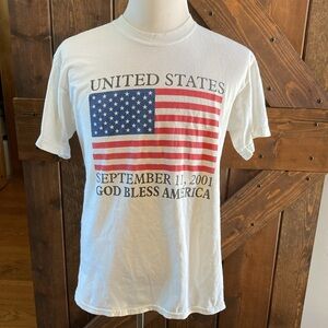 Vintage 9/11 t-shirt Size Large Gildan US Flag VERY RARE